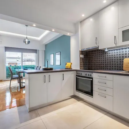 Spacious & Bright 2br In Hip Pangrati, *